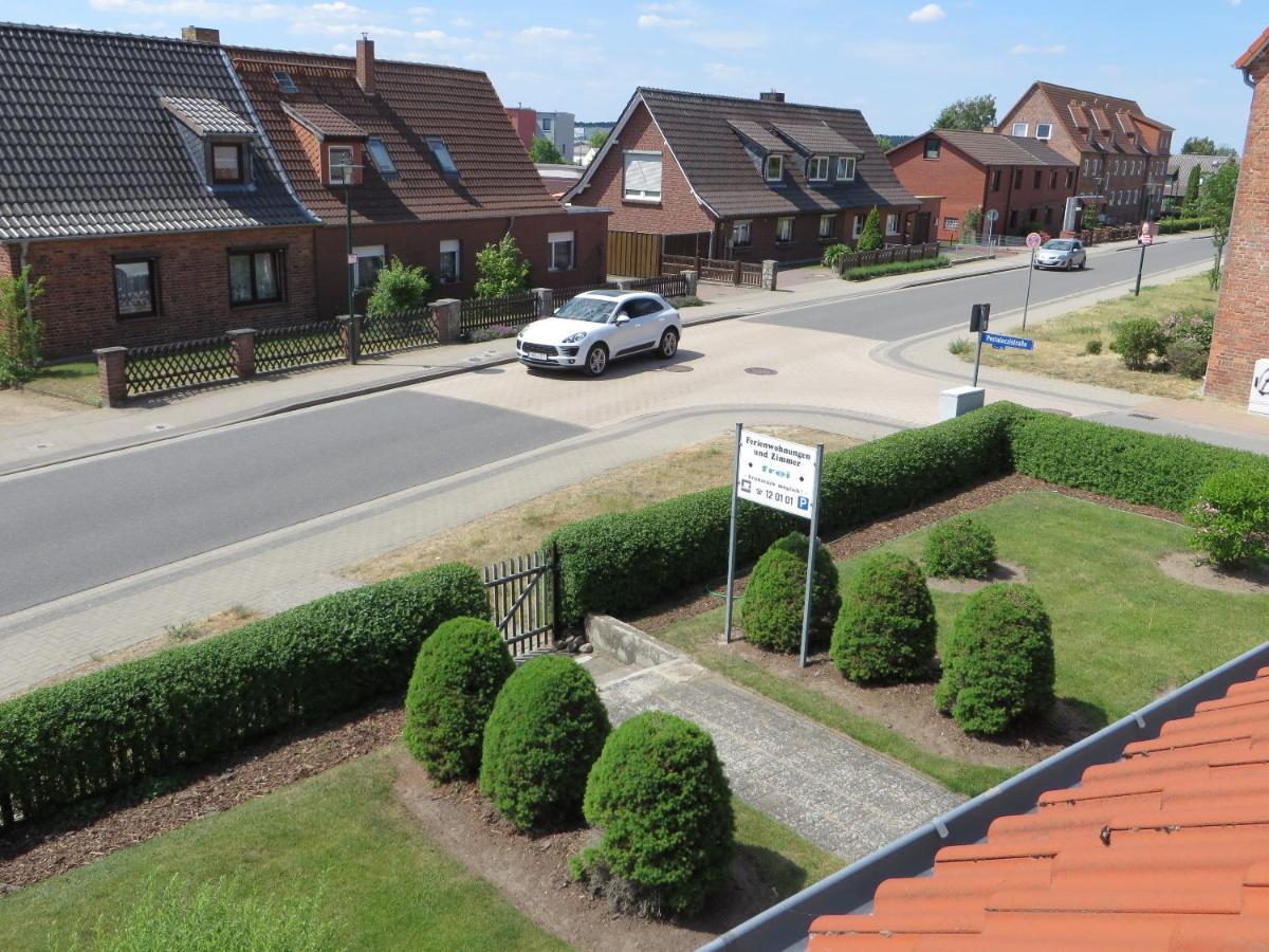 Ferienwohnungen "Marie" Mit Terrassen, Inclusive Park- Und Stellplaetze Am Haus, Mueritz-Strand Nur 700M, Altstadt 10Min, Ruhige Lage, วาเริน ภายนอก รูปภาพ