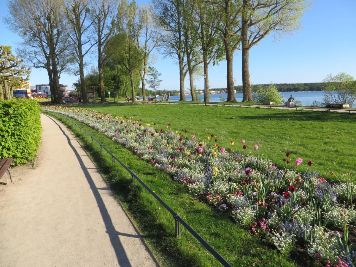 Ferienwohnungen "Marie" Mit Terrassen, Inclusive Park- Und Stellplaetze Am Haus, Mueritz-Strand Nur 700M, Altstadt 10Min, Ruhige Lage, วาเริน ภายนอก รูปภาพ